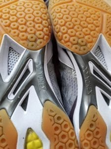 best badminton shoes for flat feet